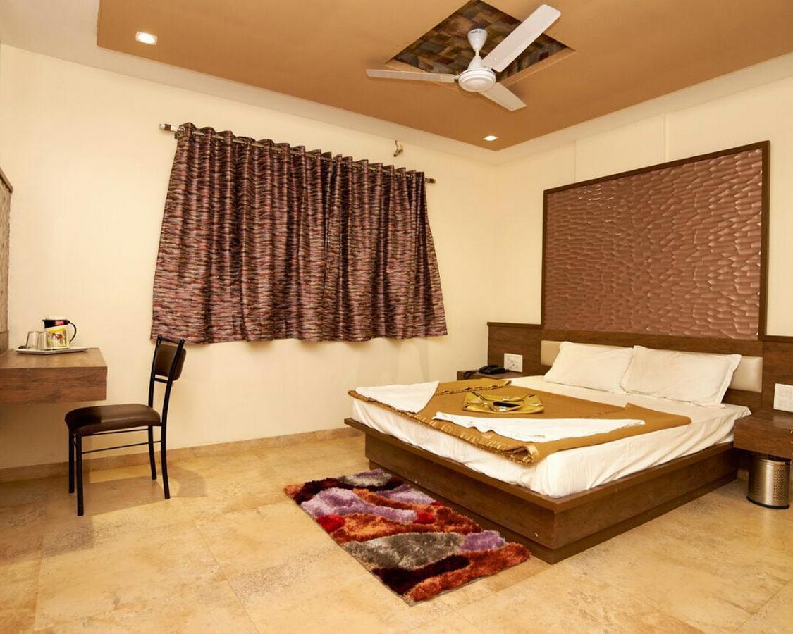 Hotel Sai Suraj Park Shirdi Exterior photo