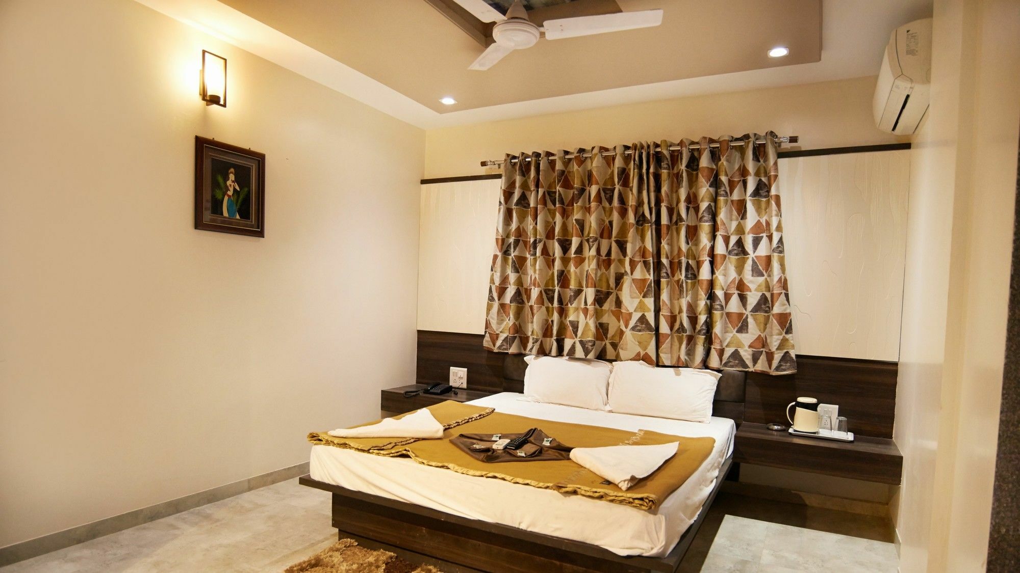 Hotel Sai Suraj Park Shirdi Exterior photo