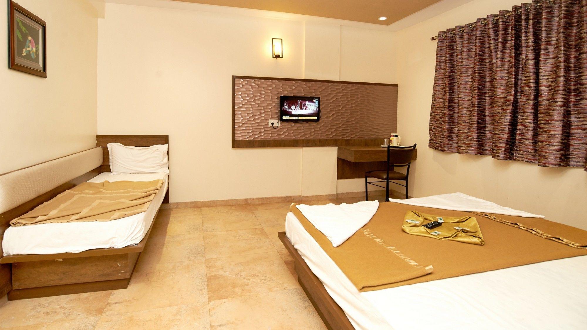 Hotel Sai Suraj Park Shirdi Exterior photo